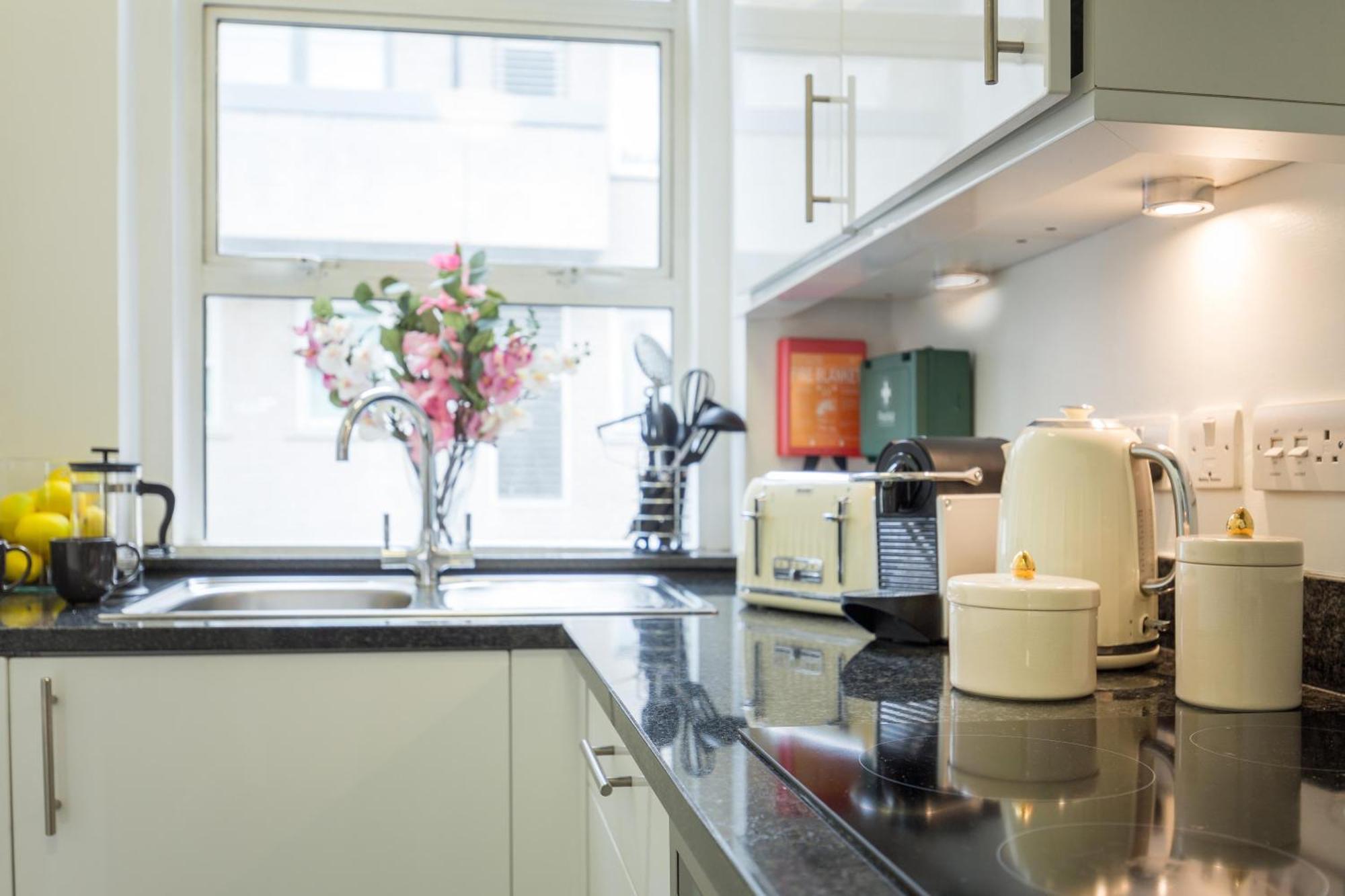 Picton 2Br Apartment - Prime Location & Comfort London Bagian luar foto